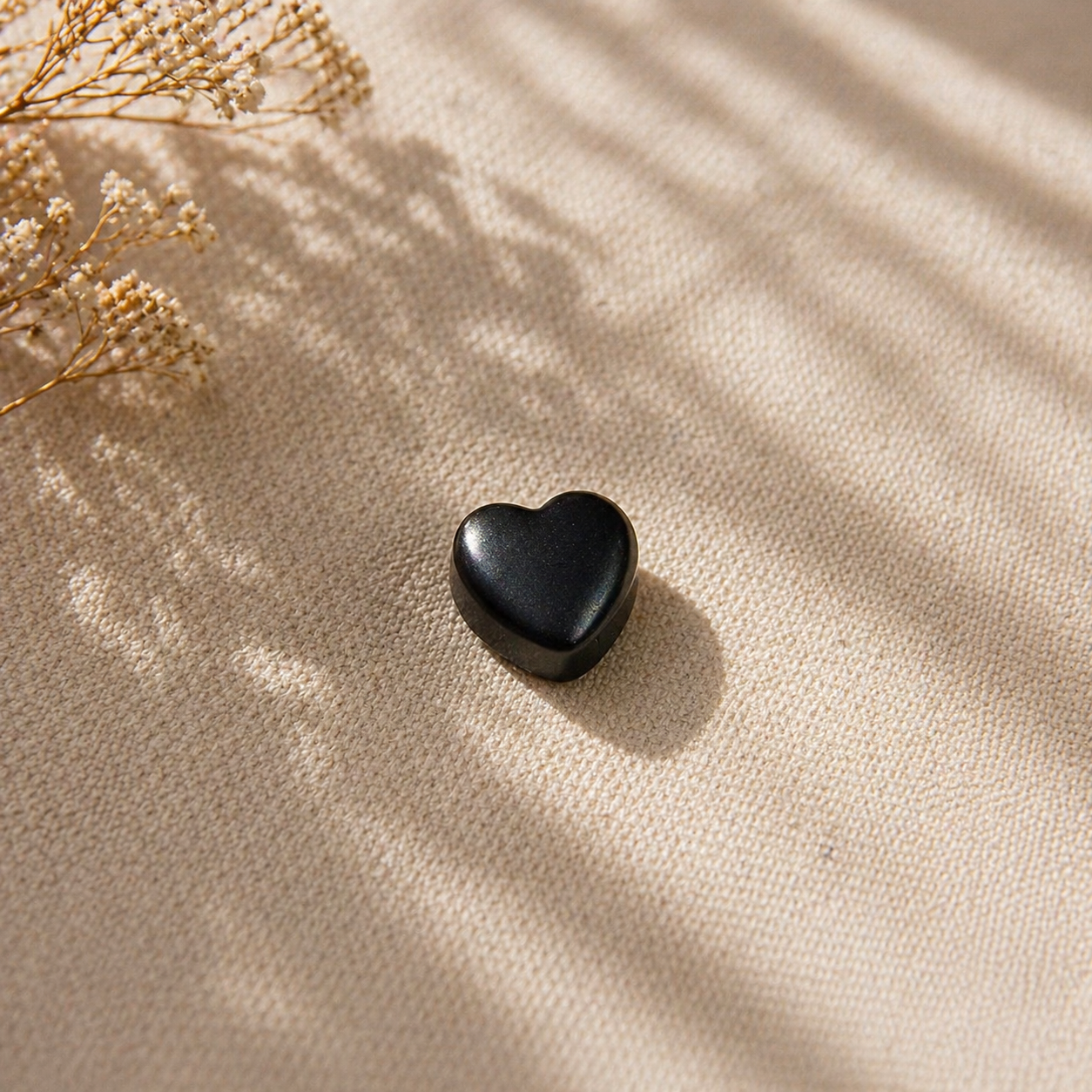 Magnetic Hijab Pin - Black Heart